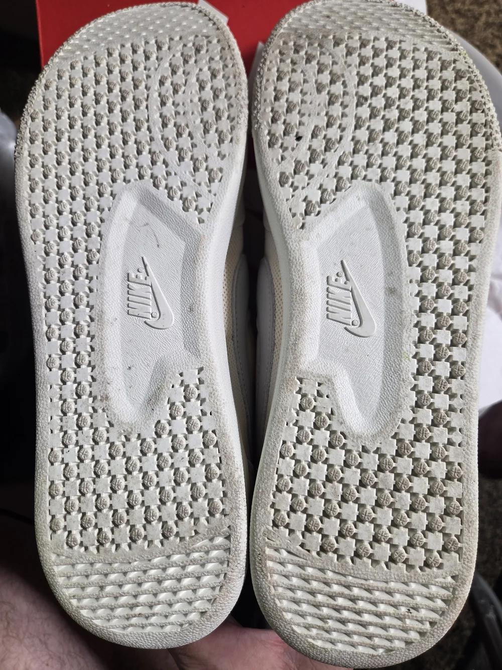 Nike Men’s Cream and Light Gray Retro Runner Sneakers